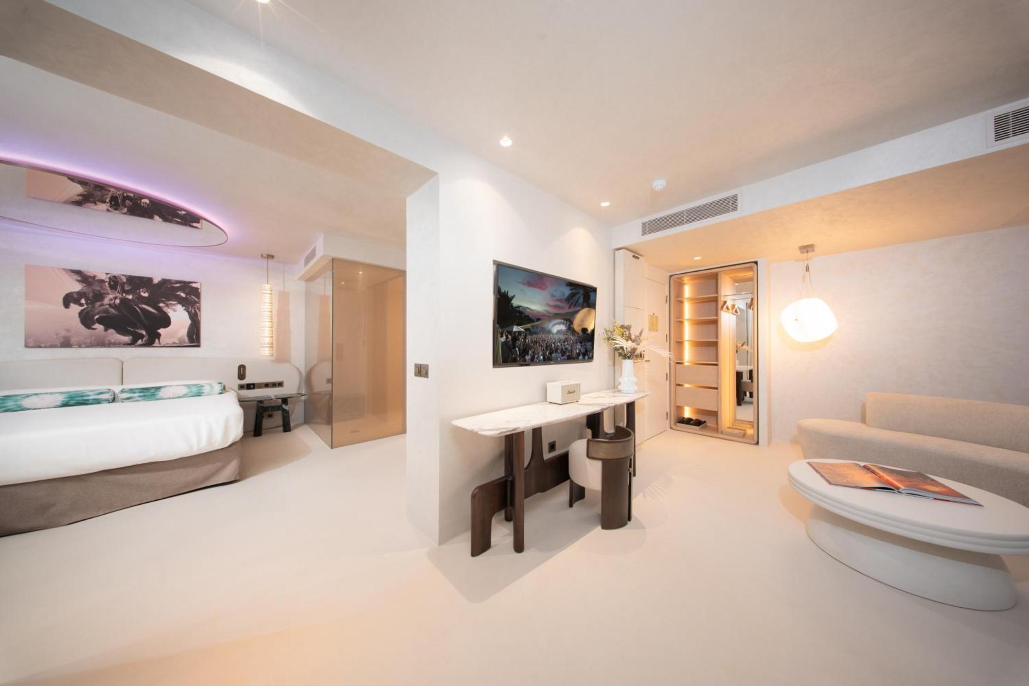 Hotel Destino Five Ibiza - 5-Star Grand Luxe Resort (Adults Only) 5*